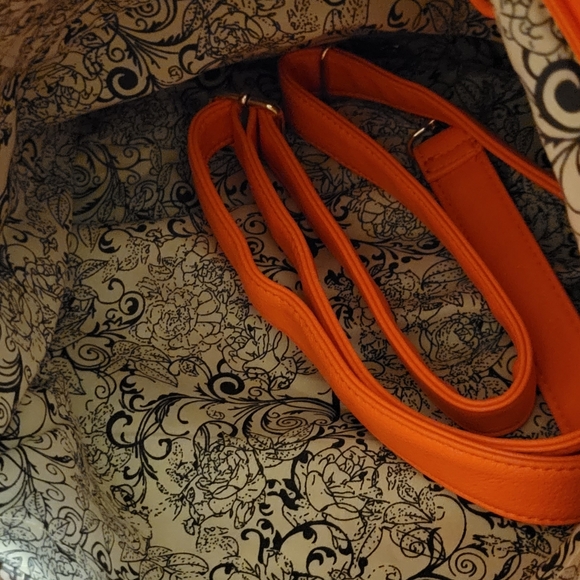 Orange Fashion Handbag - Picture 5 of 6